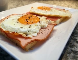 bread with ham and sunny side up egg thumbnail