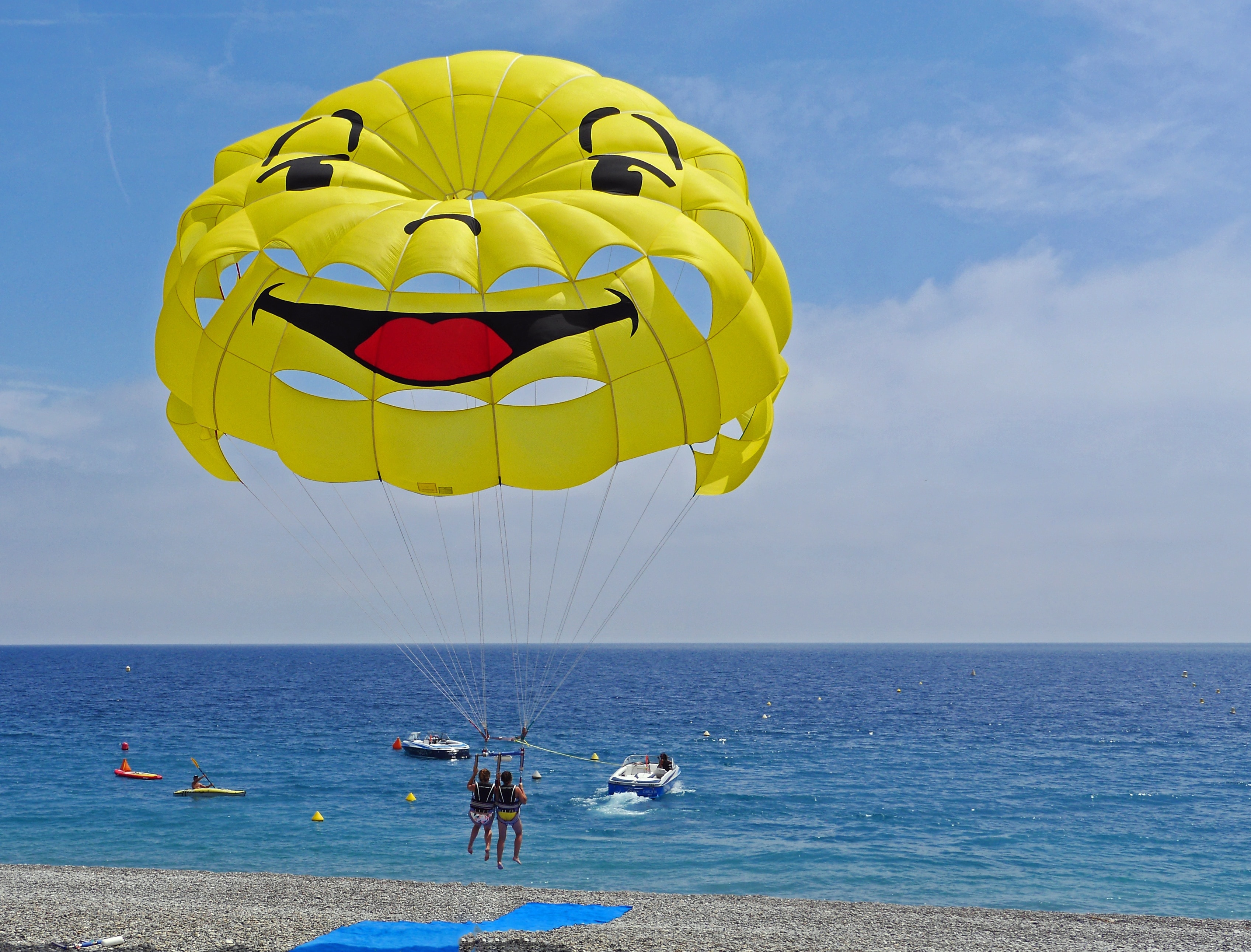 yellow emoticon parachute