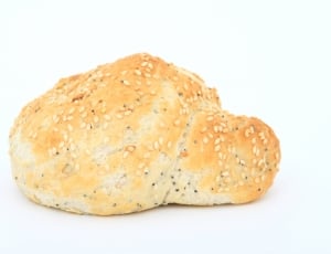 bread with sesame seeds thumbnail