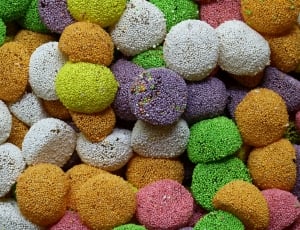 multicolored munchkins with sprinkles thumbnail