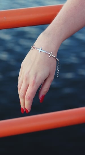 silver cross bracelet thumbnail