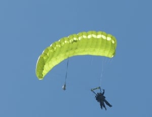 green parasailing thumbnail