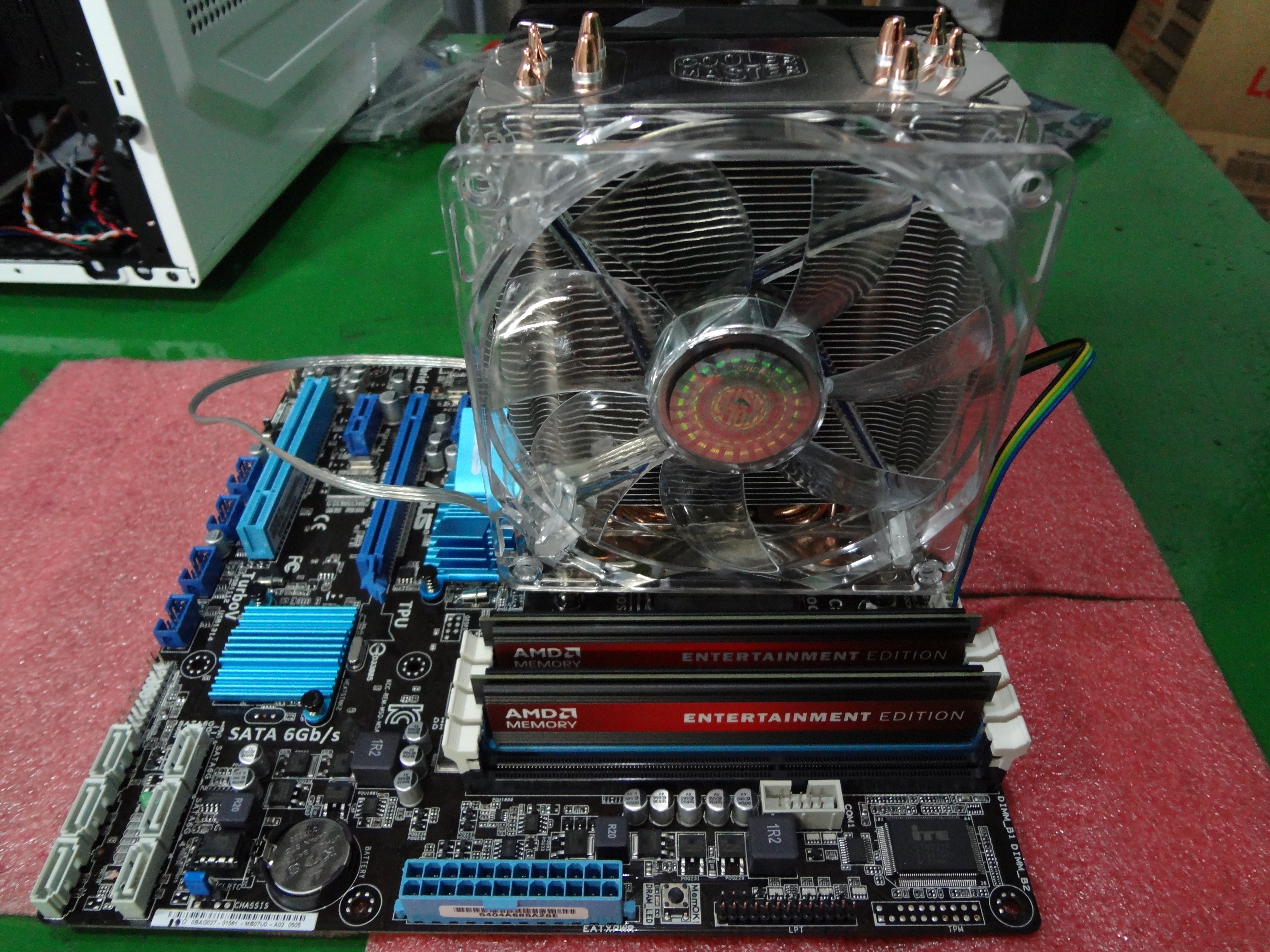 black and blue motherboard