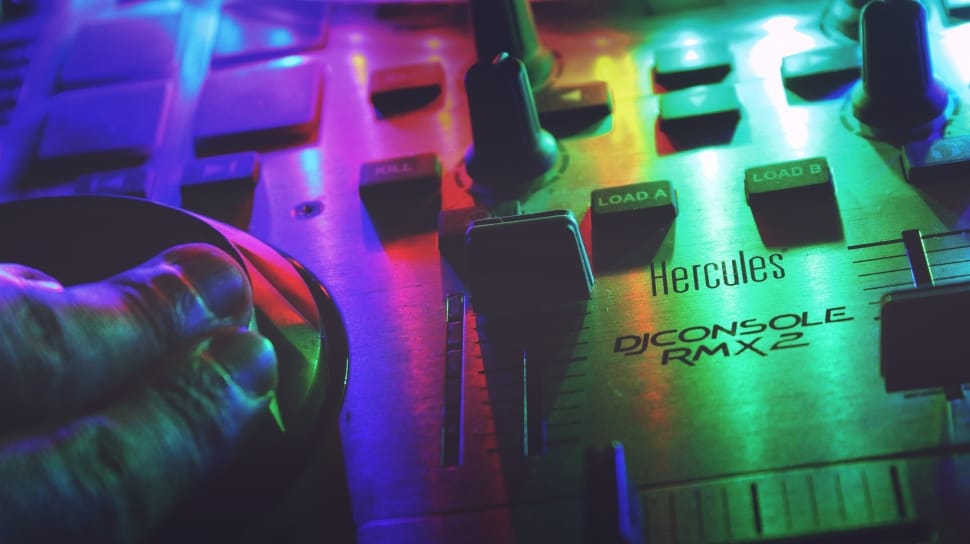 close up photo of hercules djconsole rmx 2 preview