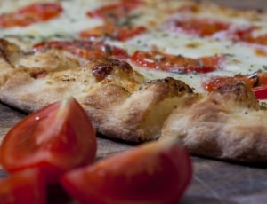 tomato cheese top pizza thumbnail