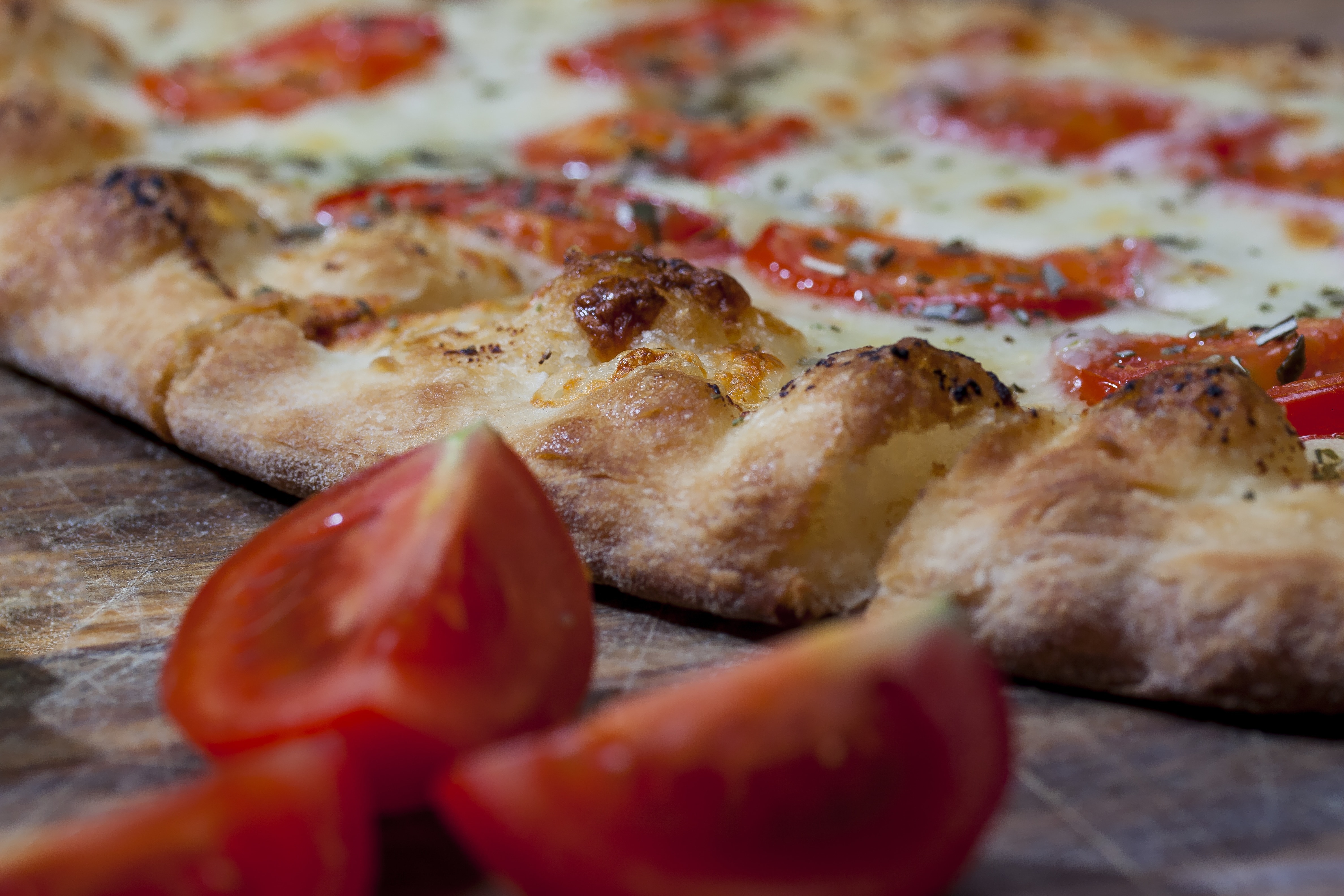 tomato cheese top pizza
