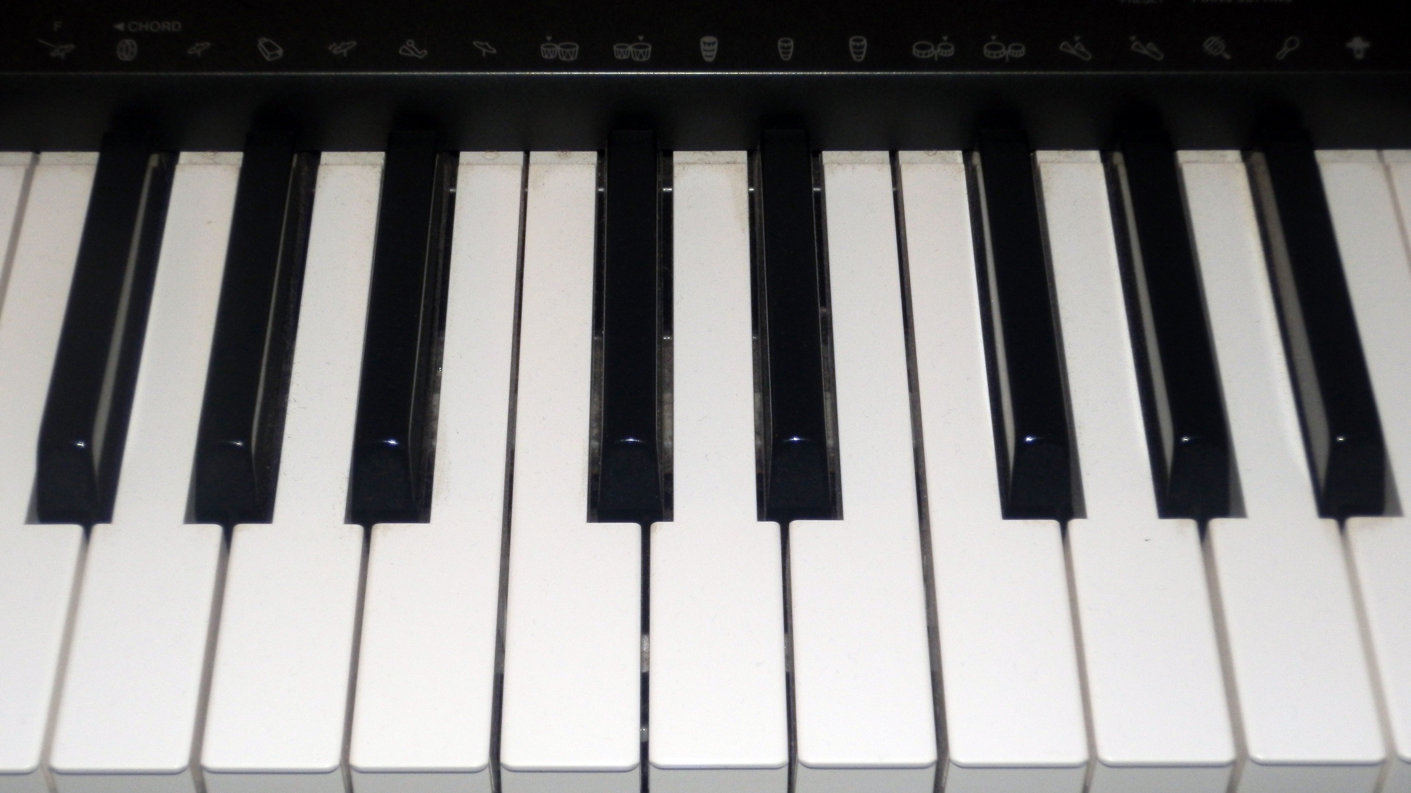 closeup photo of electronic keyboard
