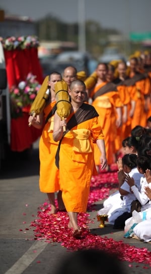 buddist monastic community thumbnail
