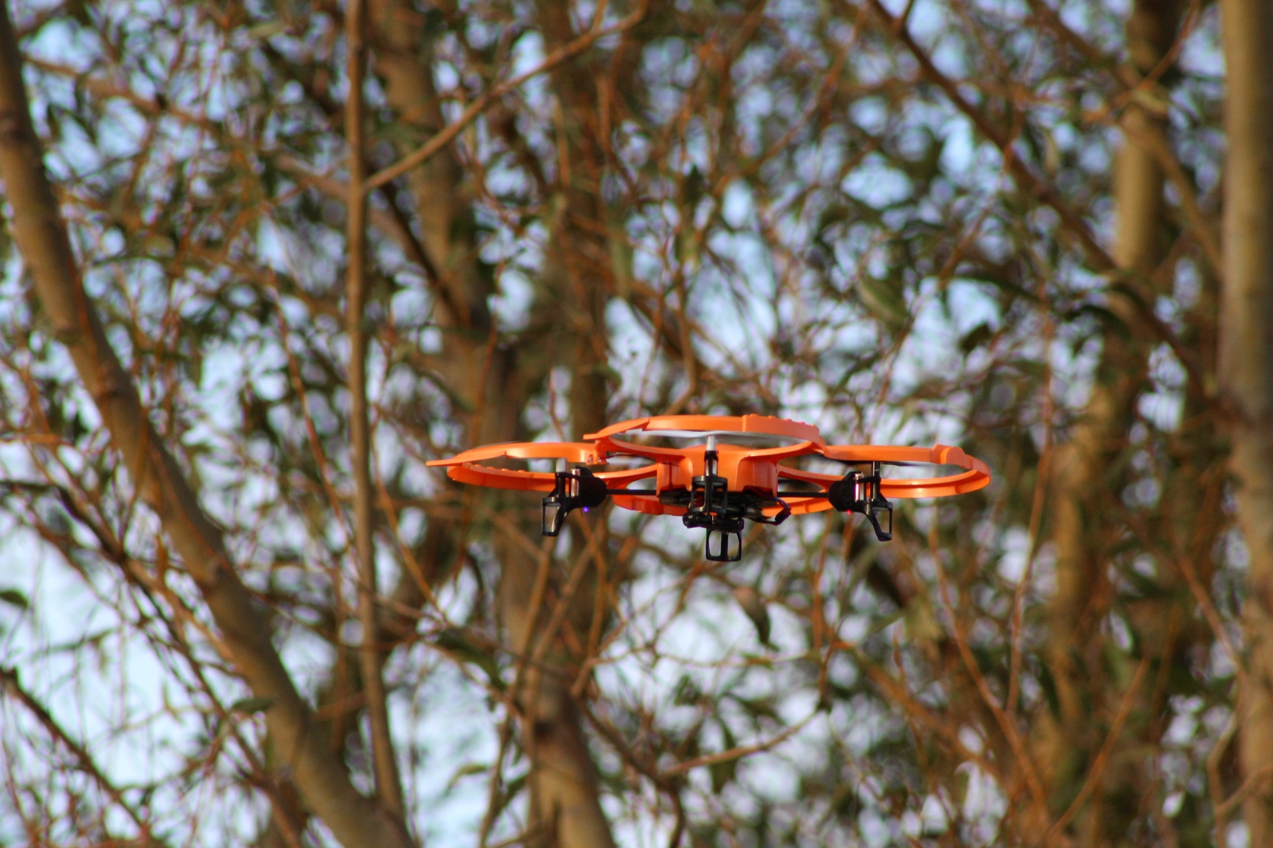 Flying object. Летающие предметы. Летучие предметы. Летающий объект дрона. Летающая сеть.