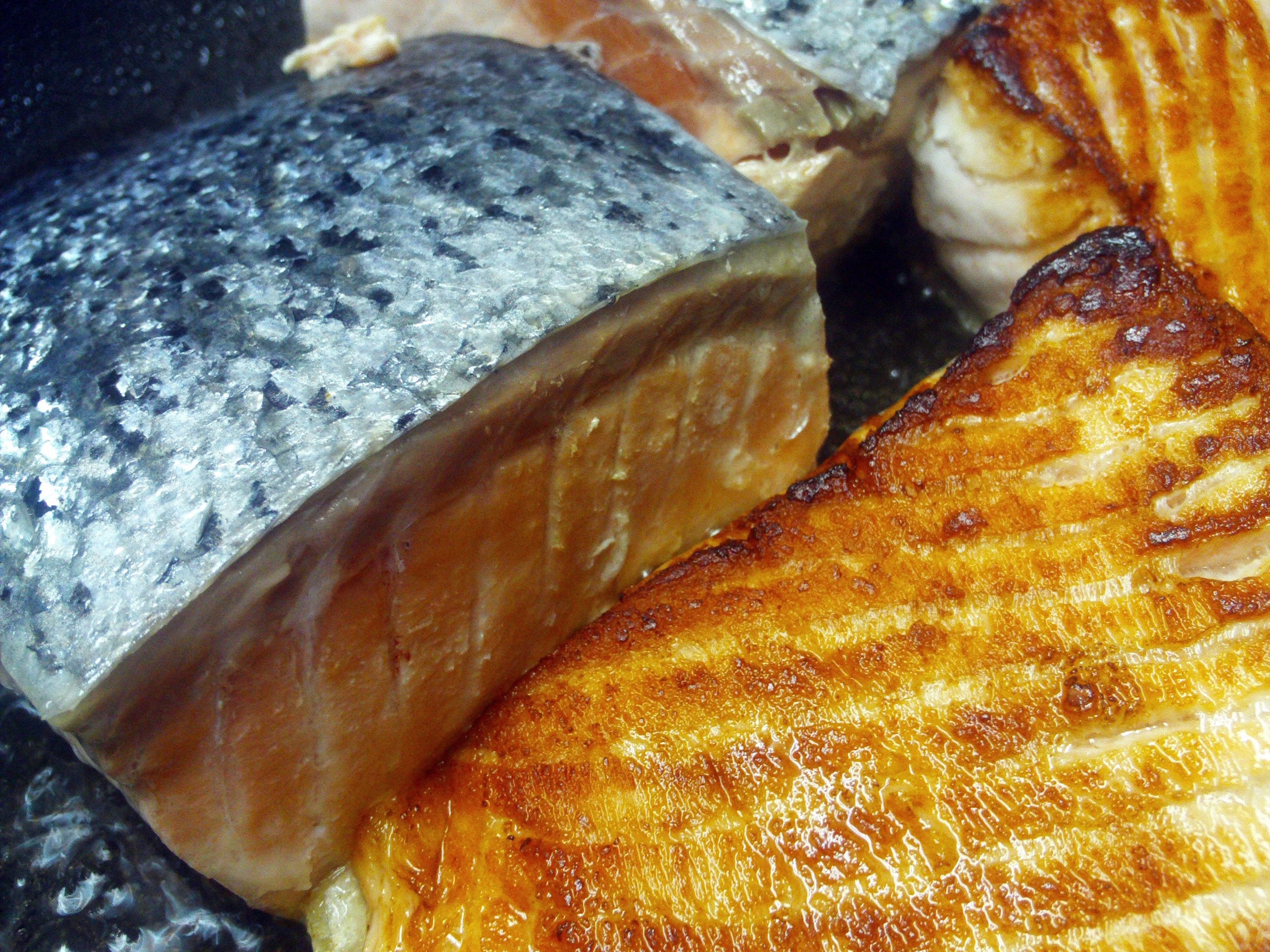close up photo of fried salmon meat