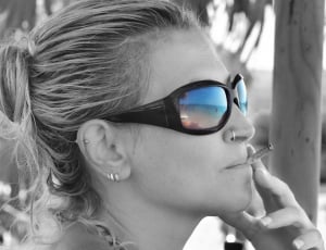 women's sports sunglasses thumbnail