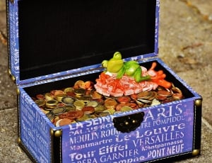 treasure box with lots of coin thumbnail