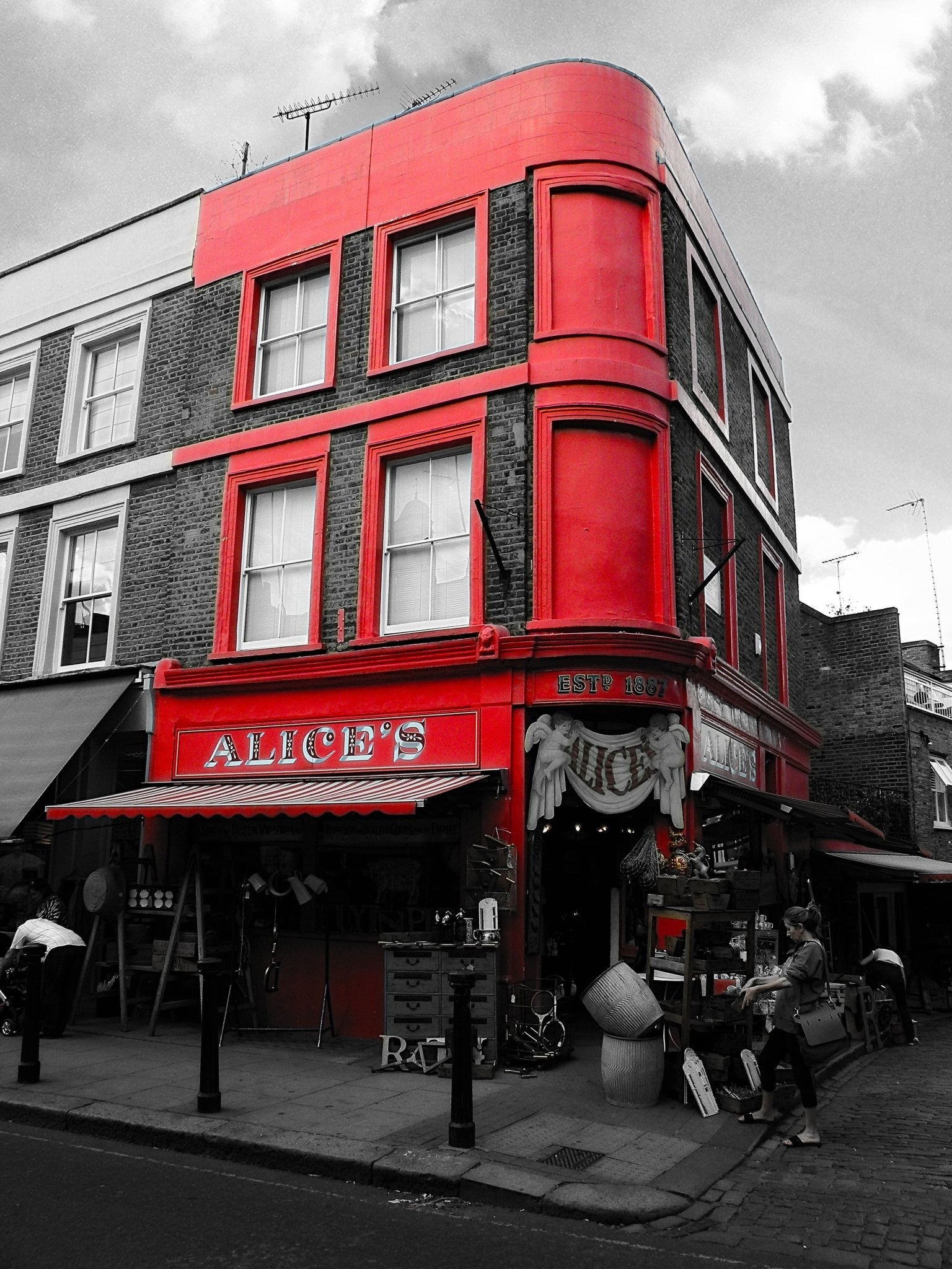 red and gray alice's store