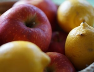 red apples and yellow lemons thumbnail
