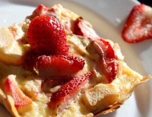 strawberry toppings pizza thumbnail