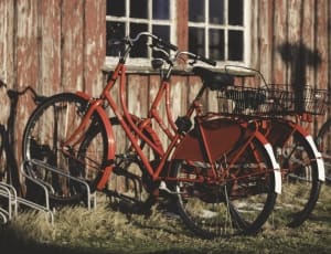 two red commuter bike thumbnail