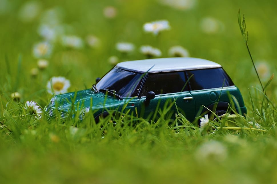 white and green mini cooper die cast model preview