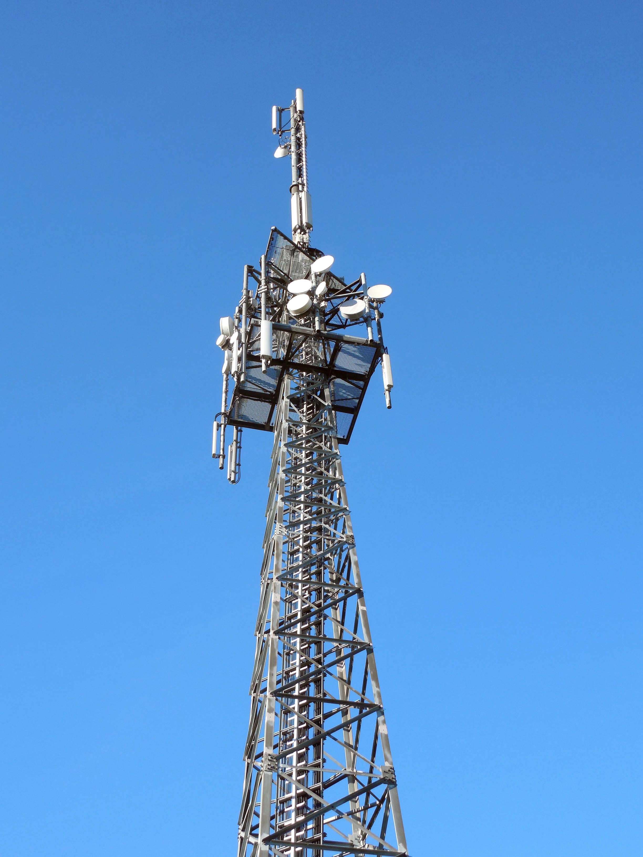 gray satellite tower