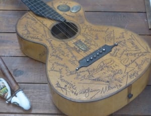 brown autograph guitar thumbnail