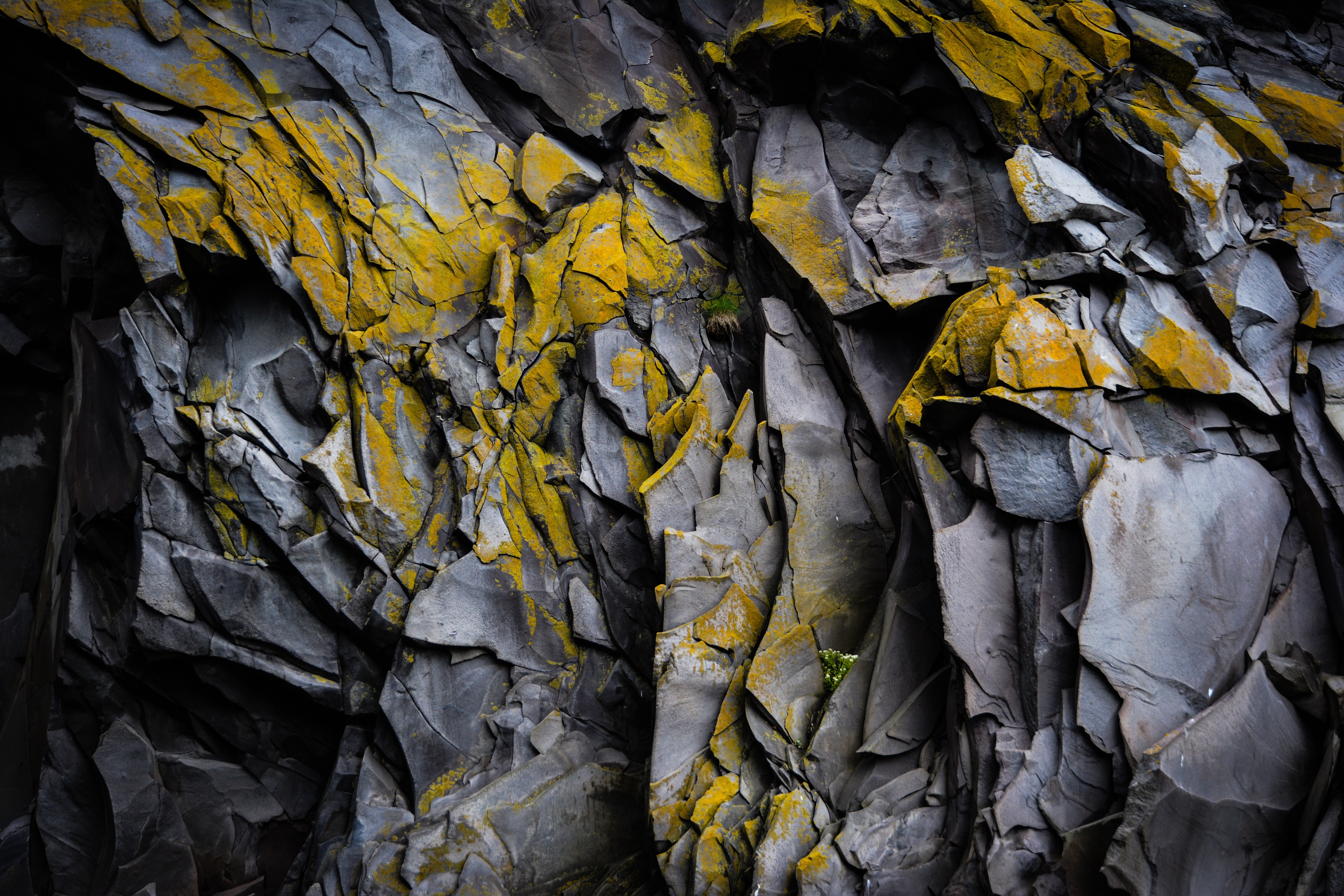 gray and yellow rocks
