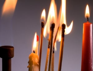 red stick candle thumbnail