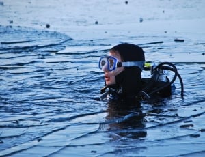 blue and white snorkeling goggles thumbnail