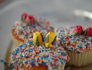 cupcakes with sprinkle toppings thumbnail