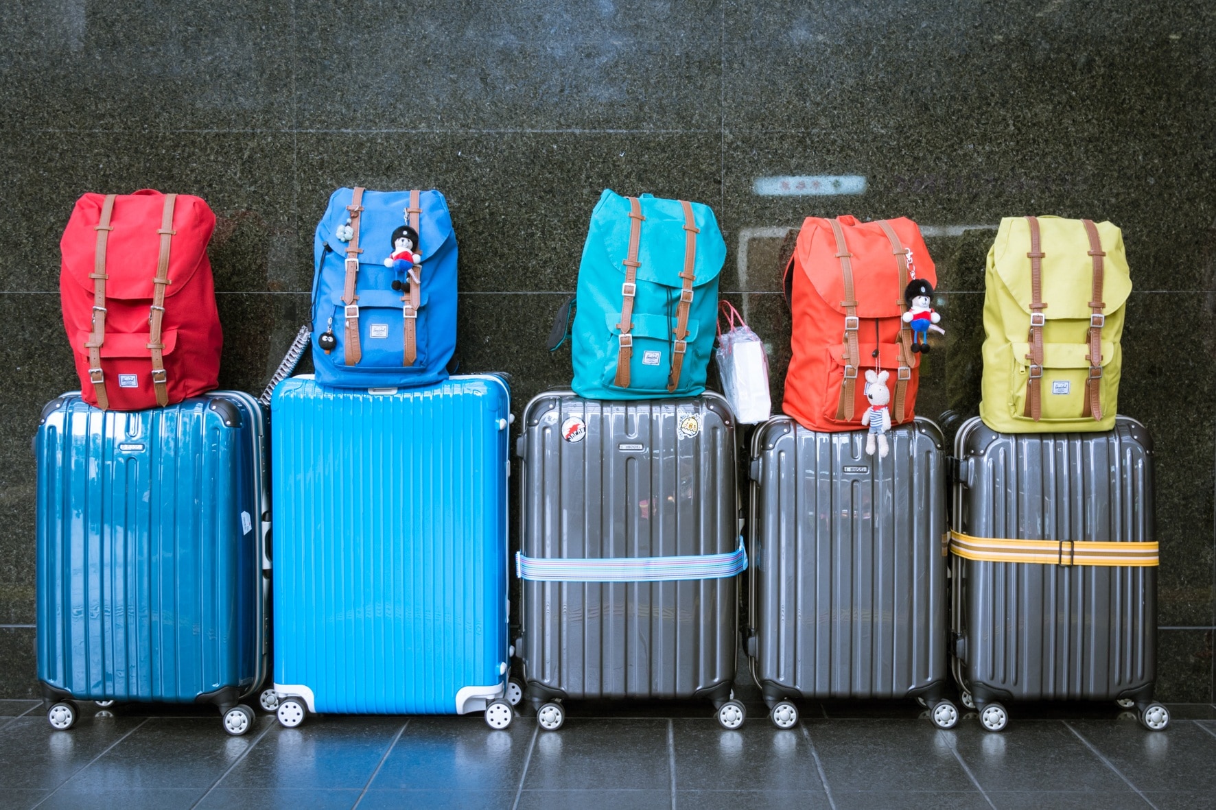 Luggage, Baggage, Suitcases, Bags, in a row, variation