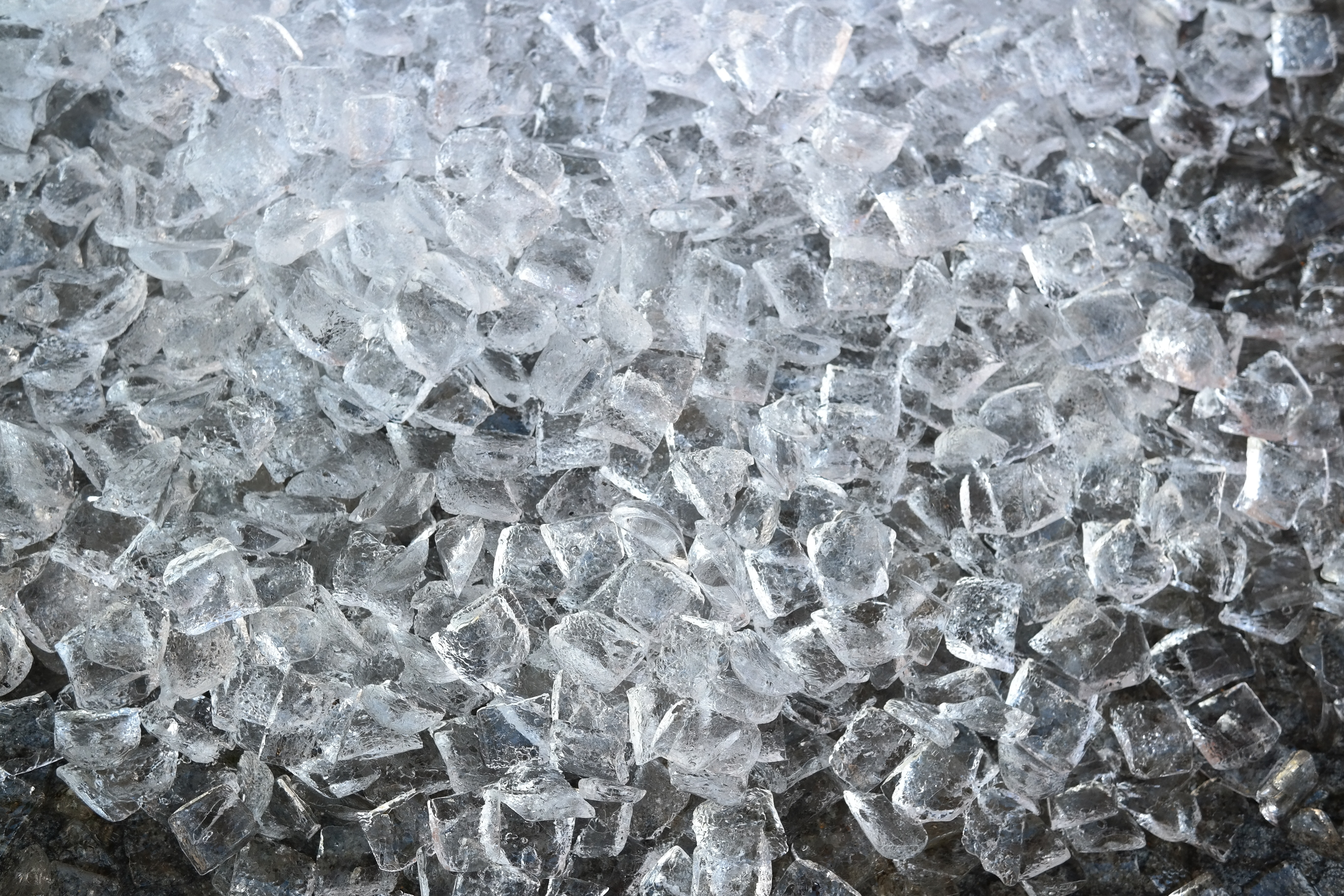 Лед крошка. Колотый лед. Ледяная крошка. Кубики льда текстура. Гранулированный лед.
