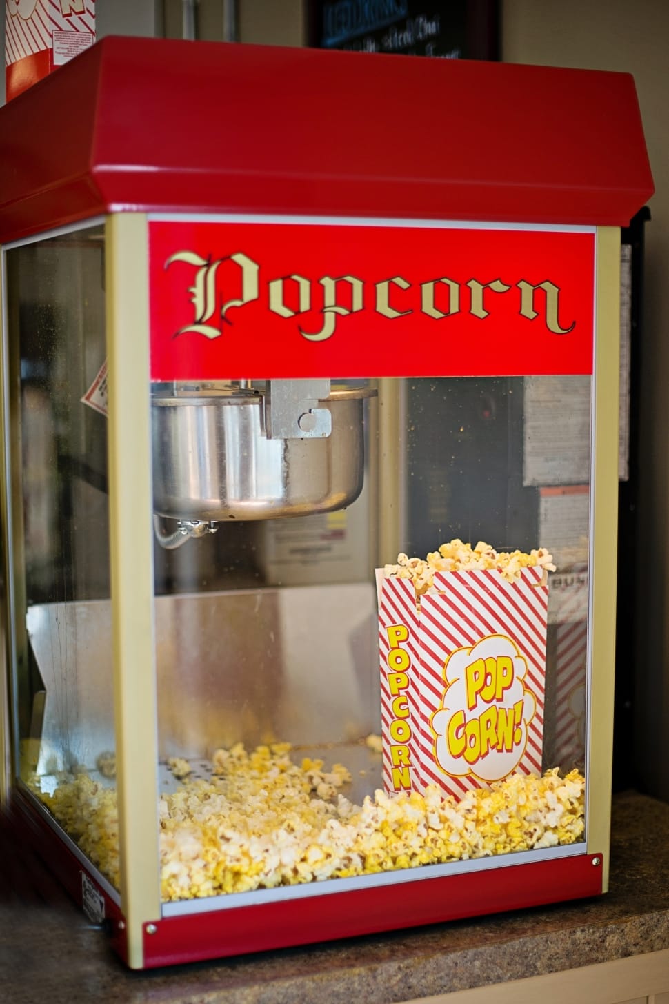 red popcorn machine preview