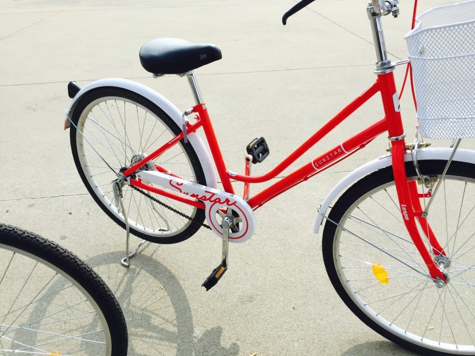 red cruiser bike preview