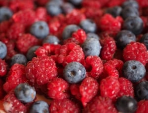 raspberries and blueberries thumbnail