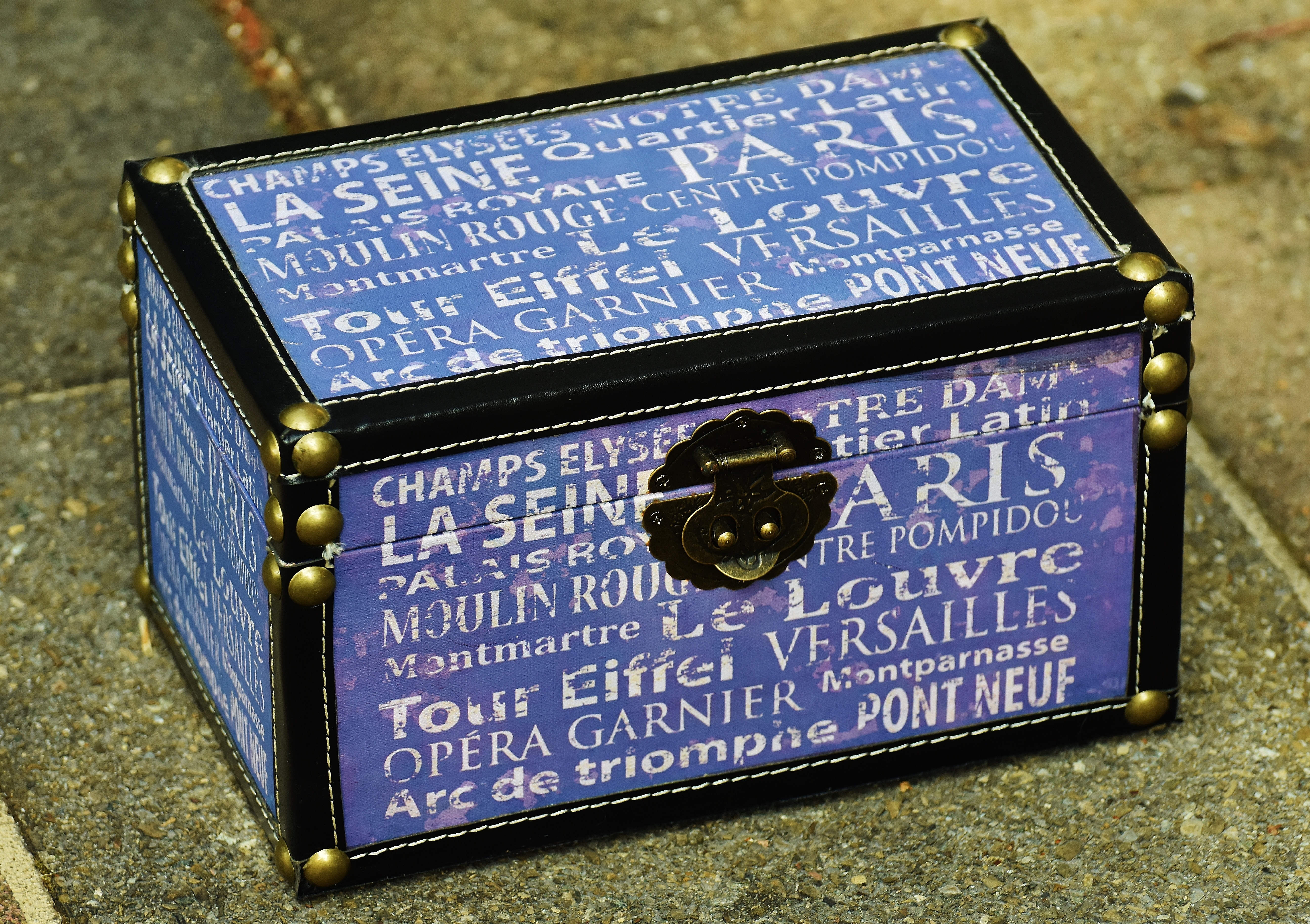 black and blue opera garnier printed box