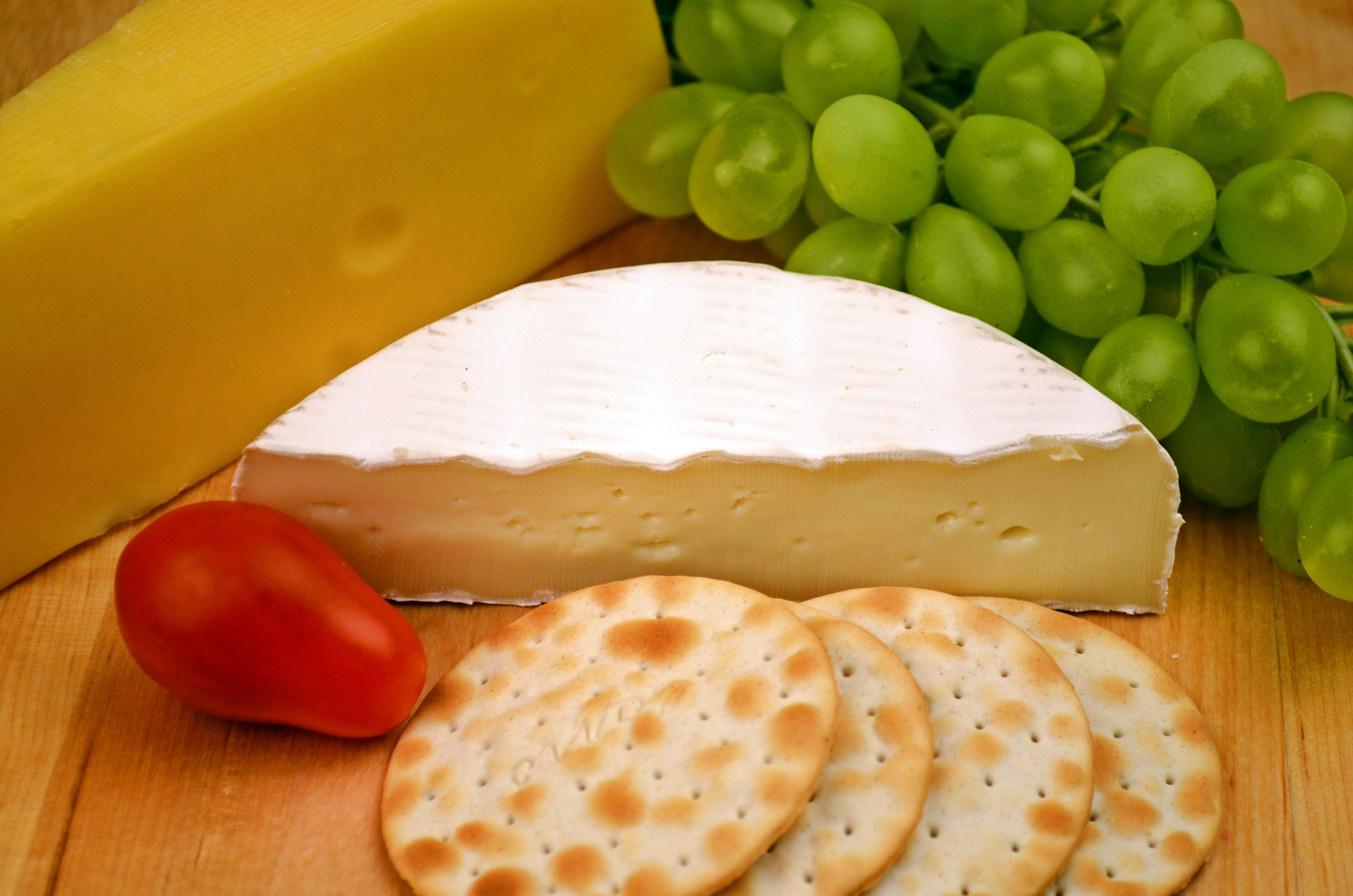 Cheese, Crackers, Grapes, Camembert, food and drink, food