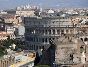 Colosseum on rome thumbnail