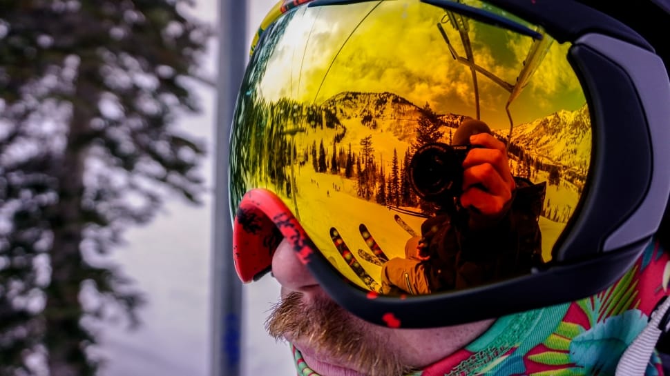 man using snow goggles during daytime free image - Peakpx