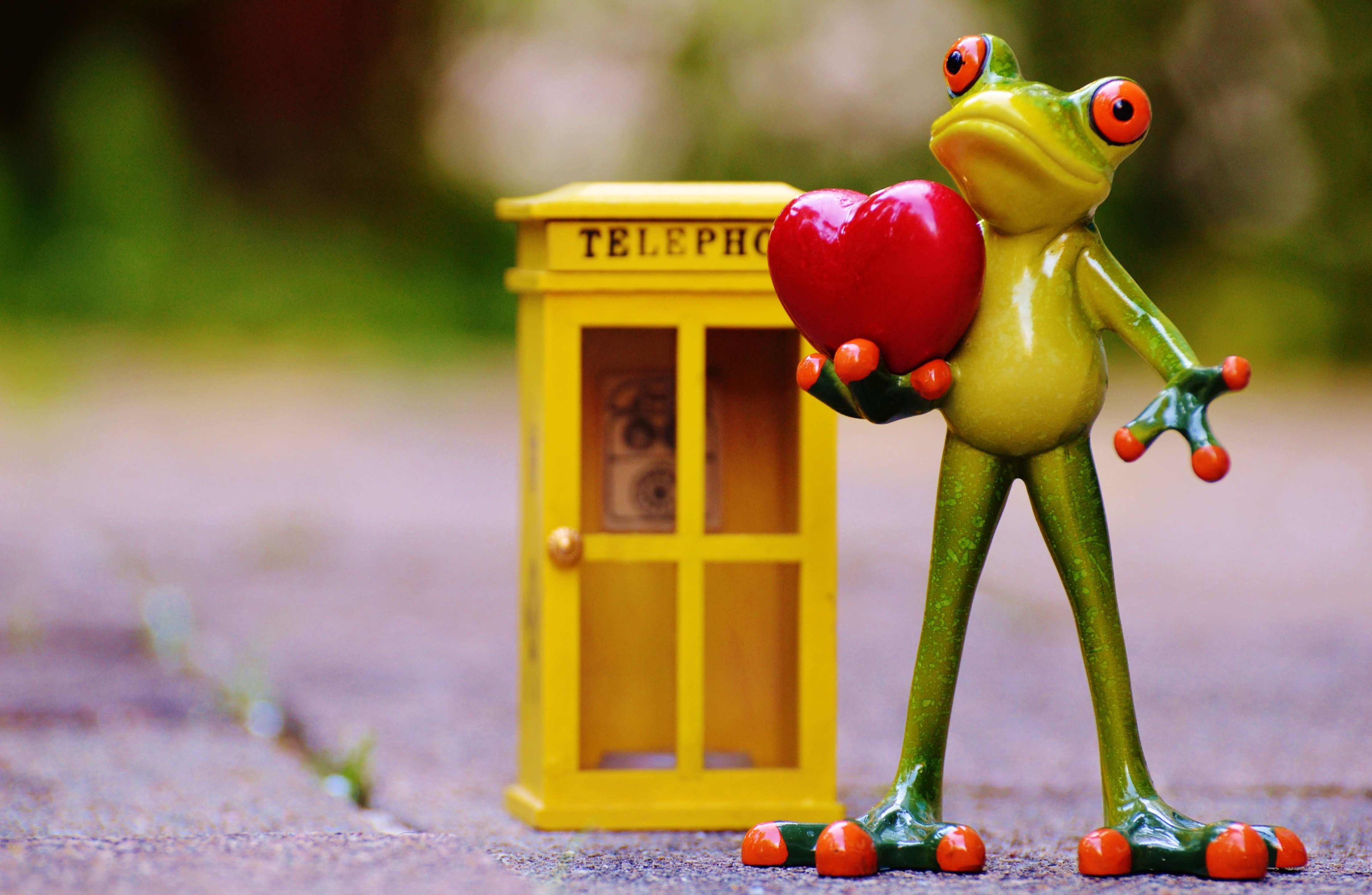 Love, Miss, Phone, Heart, Frog, toy, no people