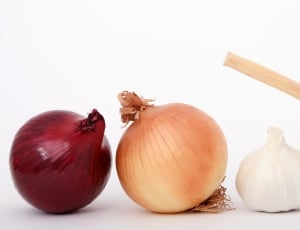 2 onions and 2 garlics thumbnail