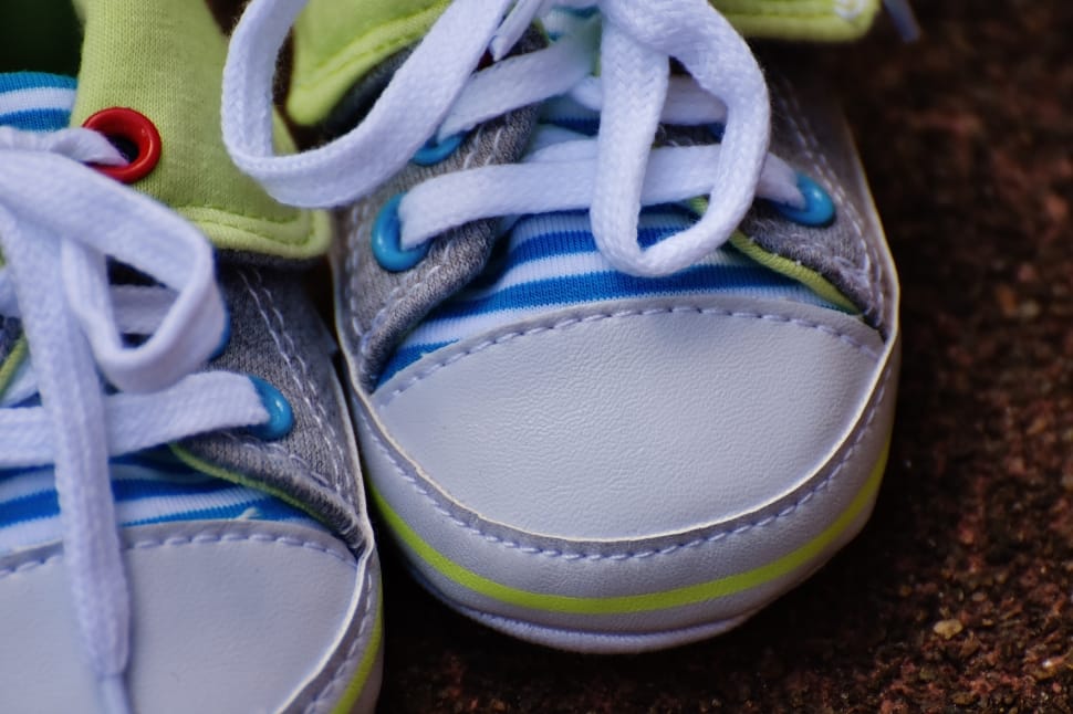 toddler's white and green lace up sneakers preview