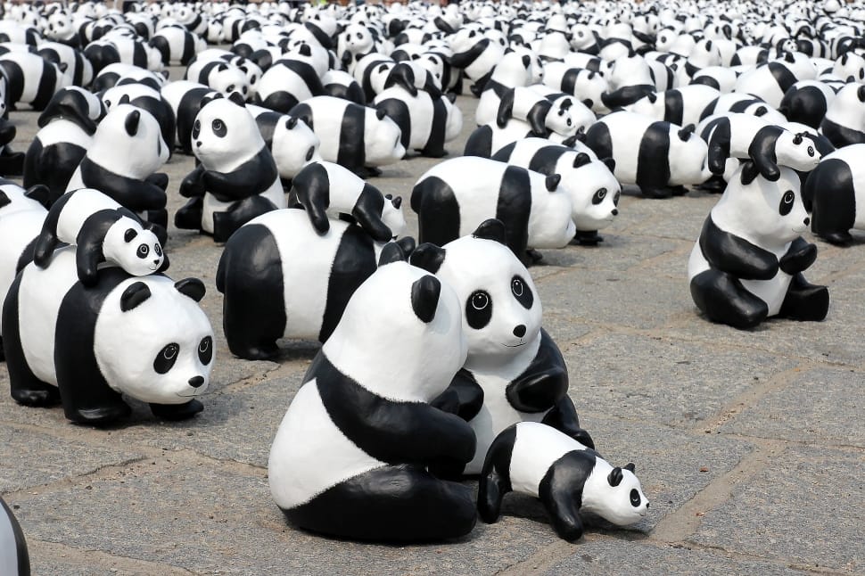panda figurine lot preview