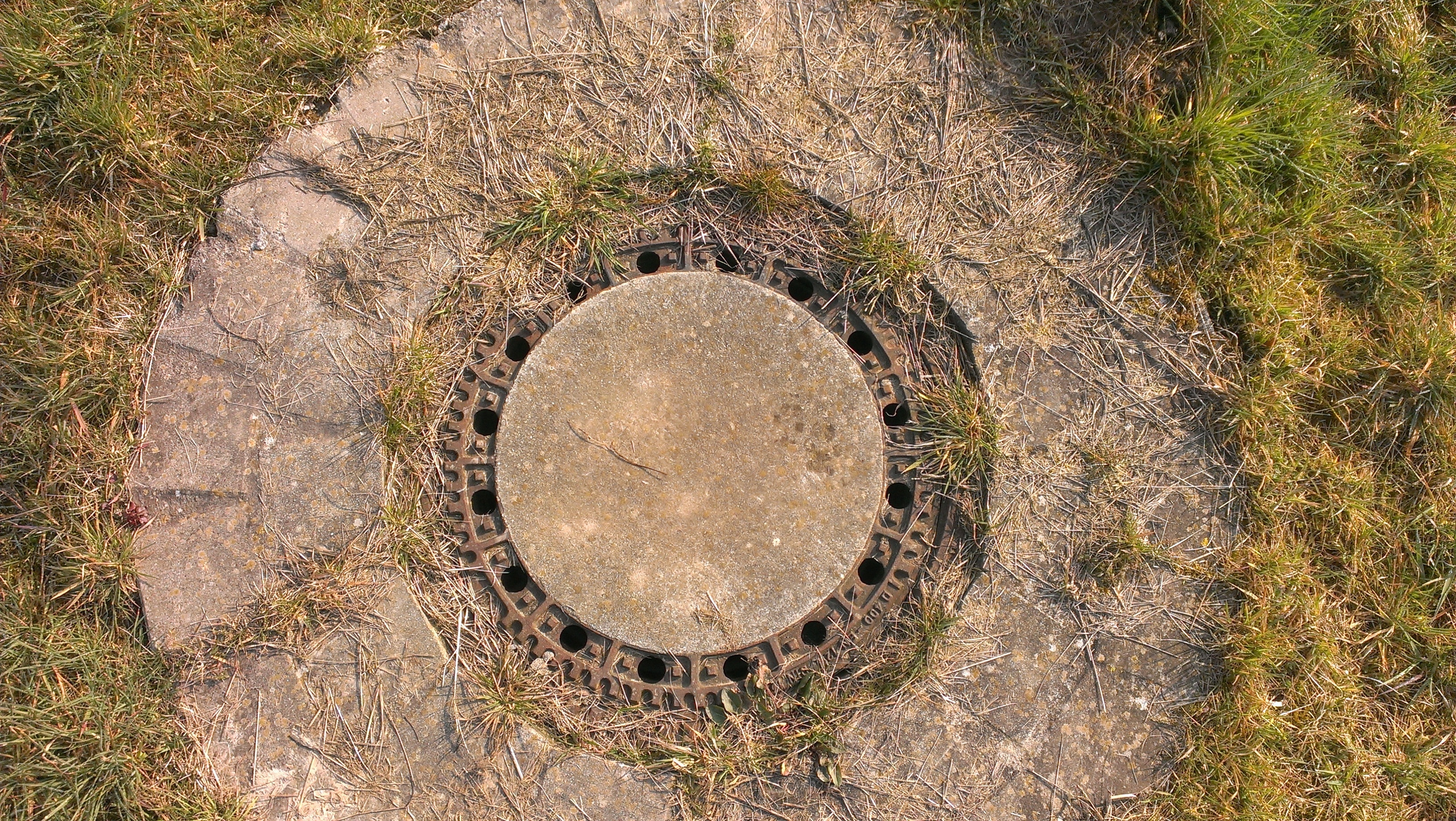 Gullideckel, Manhole Cover, Gulli, circle, hole