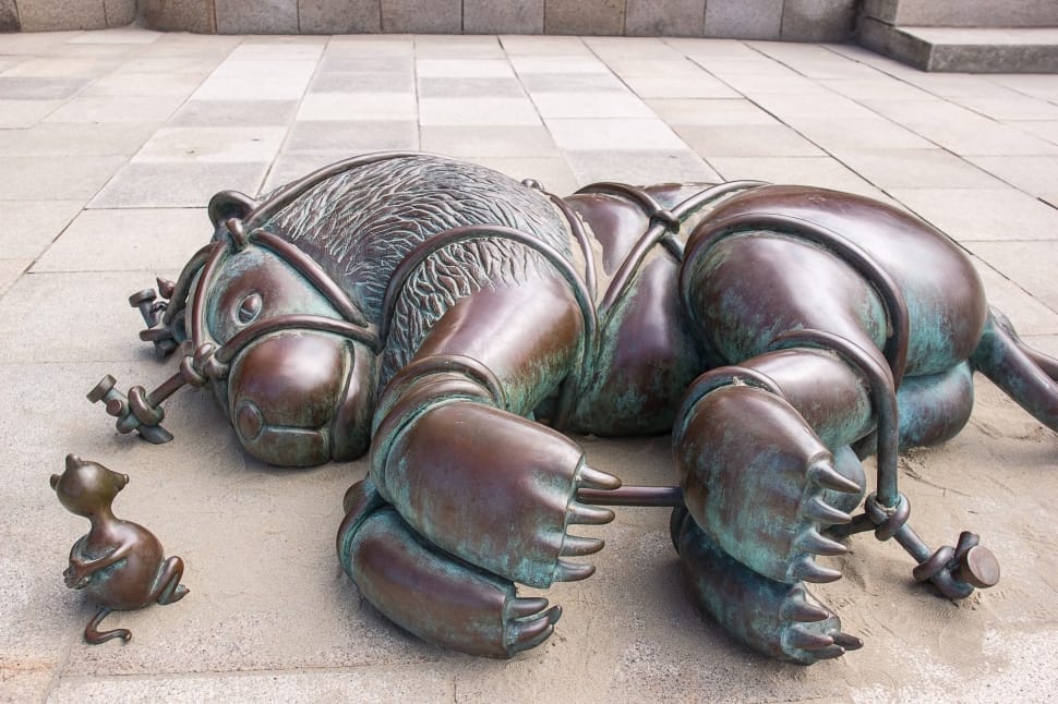 The Lion And The Mouse, Bronze Statue, no people, day preview