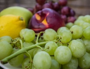 green grapes and red apple fruit thumbnail