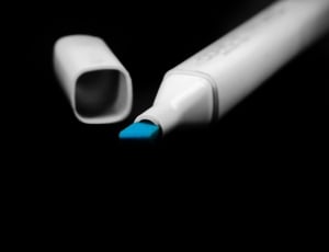 blue high lighter pen thumbnail
