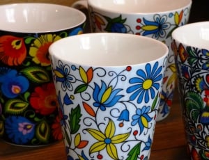 4 white and black floral ceramic mug thumbnail