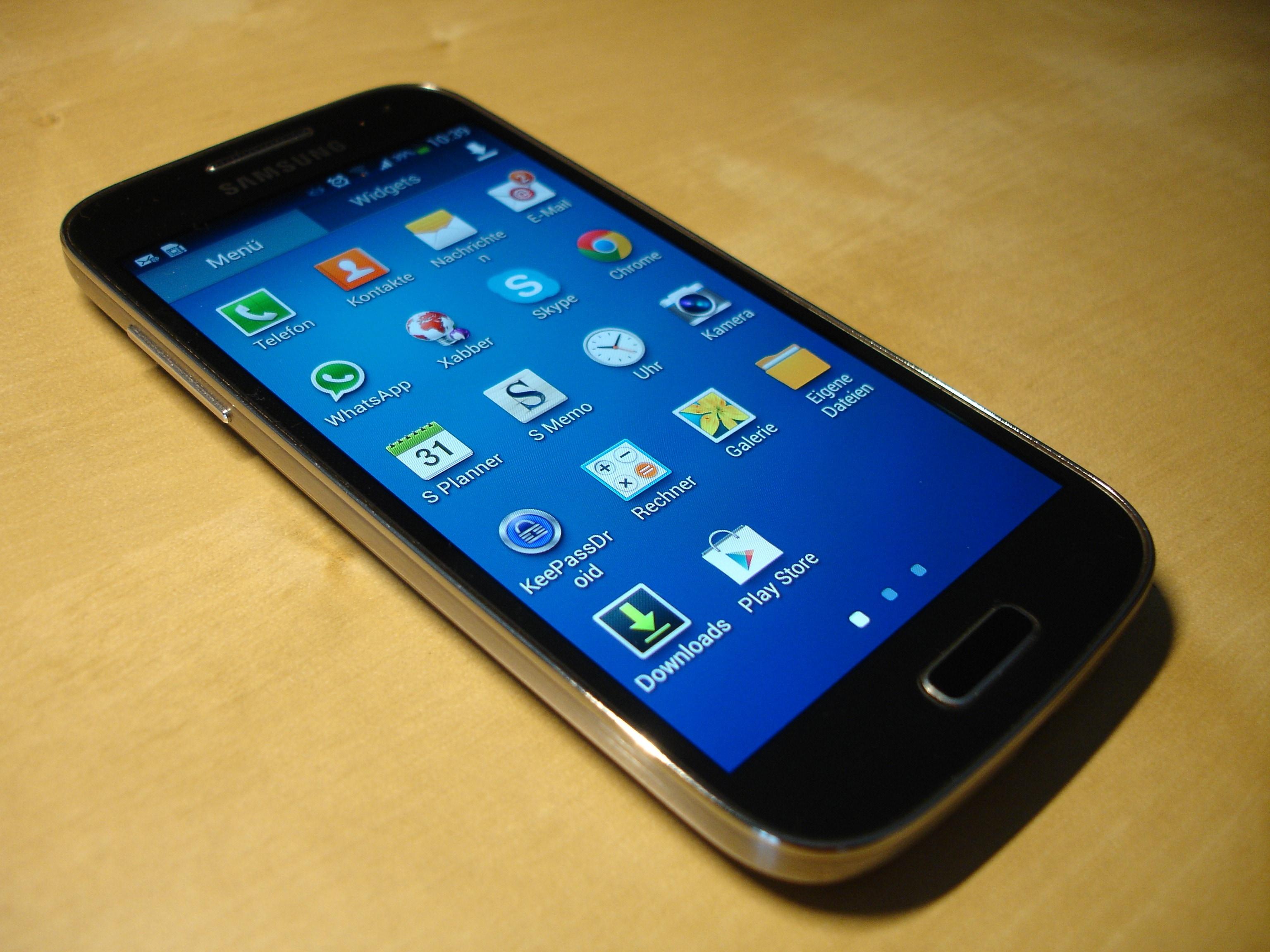 black Samsung android smartphone