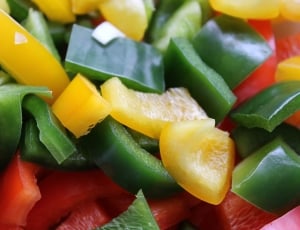 tomato and pepper salad thumbnail