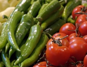 green chile lots and red tomatoes thumbnail