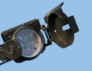 round black direction compass thumbnail