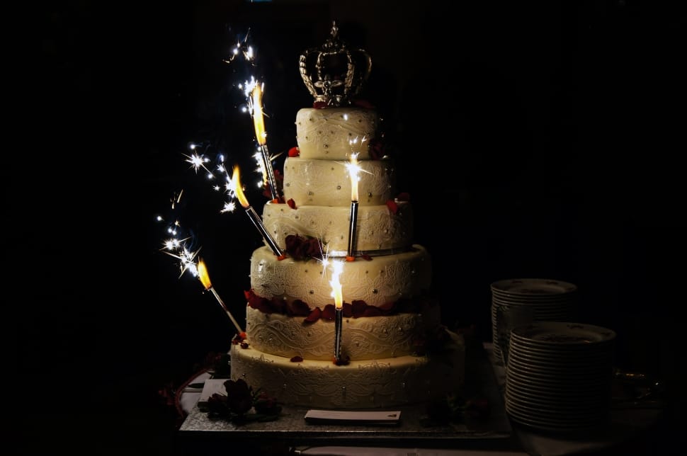 Beguiling 6 Tier Wedding Cake 14 Kg Vanilla Flavour uae | Gift Beguiling 6  Tier Wedding Cake 14 Kg Vanilla Flavour- FNP